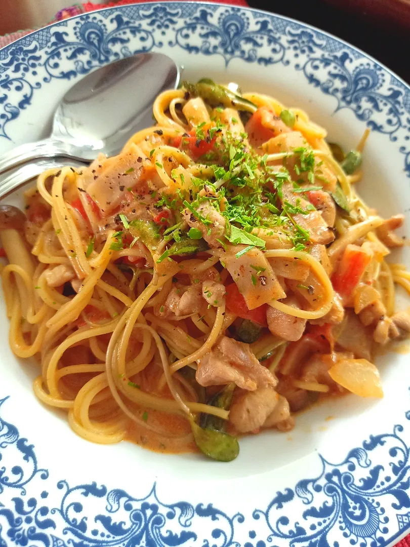 Homemade Creamy Tom Yum Chicken Pasta 🍝🤤
...
...
Yuuuummm! ( ꈍᴗꈍ)|An'leeさん