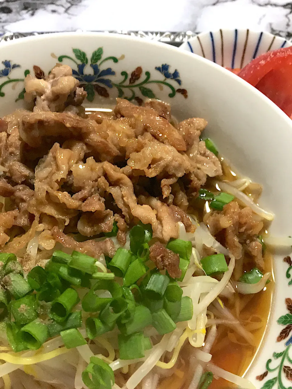 Snapdishの料理写真:豚肉ともやしのラーメン|くまとらさん