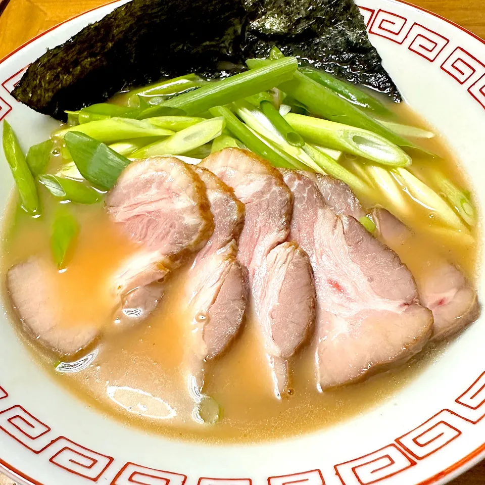 豚骨醤油ラーメン【チルド麺】|海鼠さん