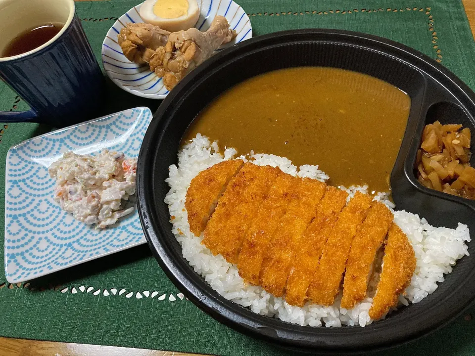 Snapdishの料理写真:ロースカツカレー🍛 CoCo壱|Kojiさん