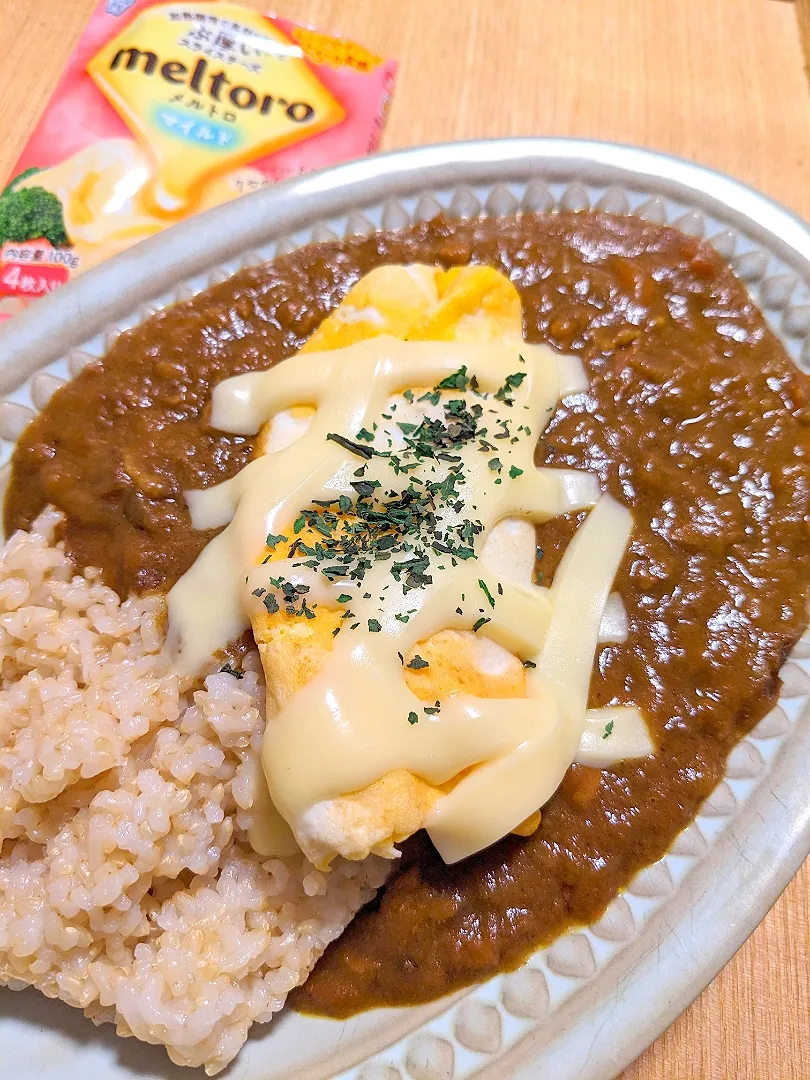 〚meltmro〛でチーズカレー🍛卵の上に〚meltmro〛お一人様ご飯★|チョコさん