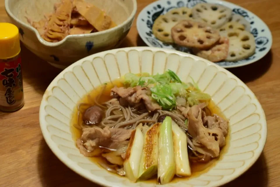 おそばとたけのこの煮物、れんこんの米粉揚げ|うにんぱすさん