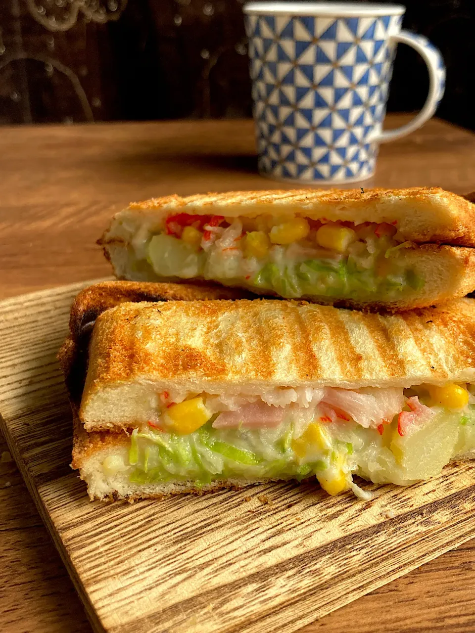 コールスローとカニカマのホットサンド|くろねこじったん‍さん