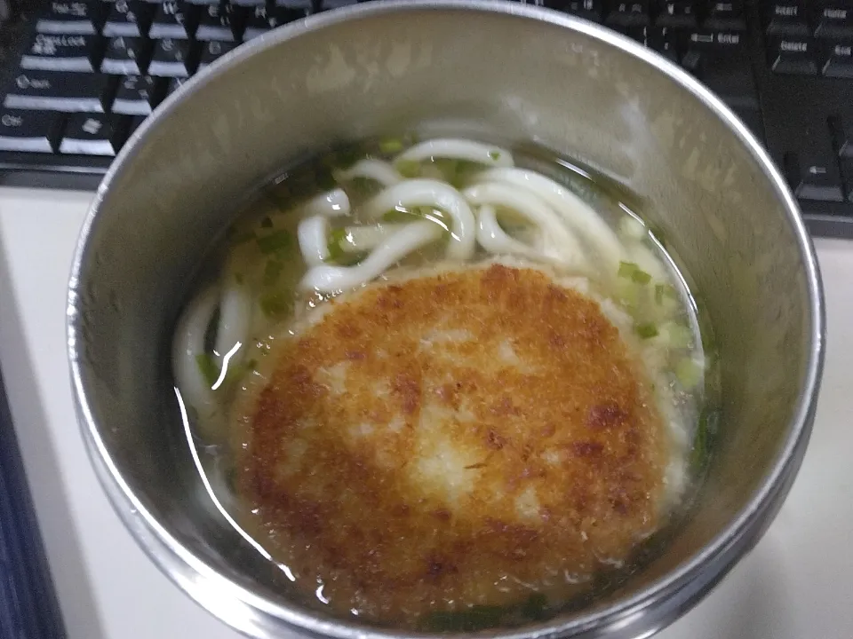 なめ茸と肉そぼろ入りとろみ付きコロッケうどん|darkbaronさん