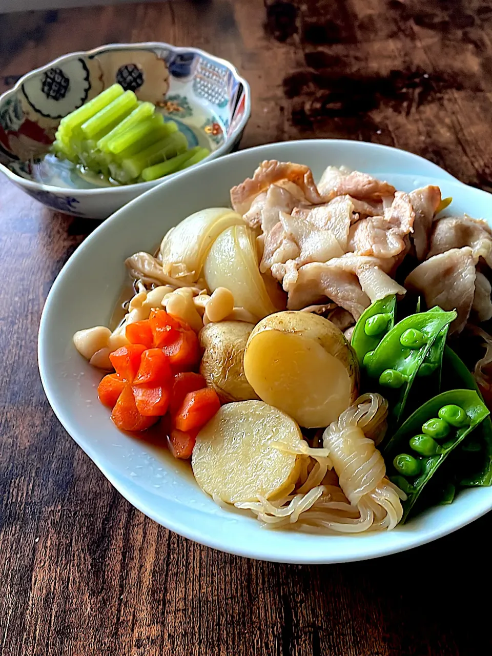 Snapdishの料理写真:新じゃがで肉じゃがとふきの青煮|とんちんさん