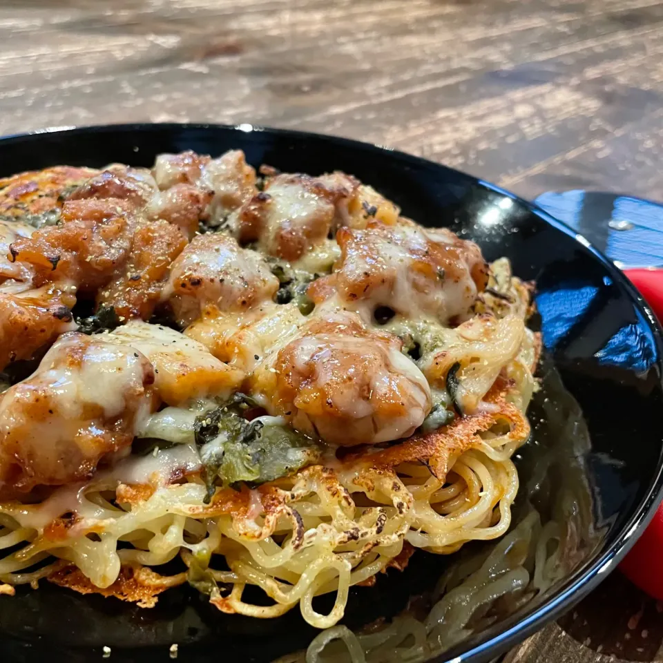 Snapdishの料理写真:酒のつまみになる！"焼きとりの和風そばピザ"|koji toyodaさん