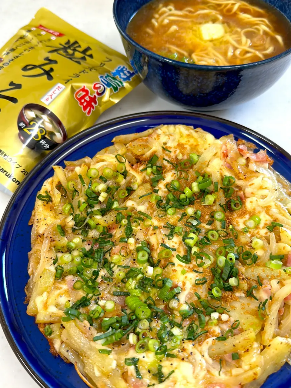 インスタントな味噌ラーメンに、追い粒みそでなんちゃって本格味噌ラーメン。粒みそと醤油かけて、和風ガレット。|ゆーこ。さん