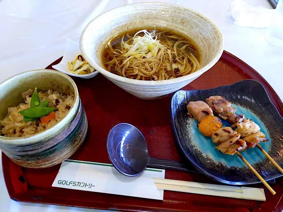 ゴルフ場⛳️🏌️‍♂️飯『焼き鳥蕎麦定食』😋|アライさんさん