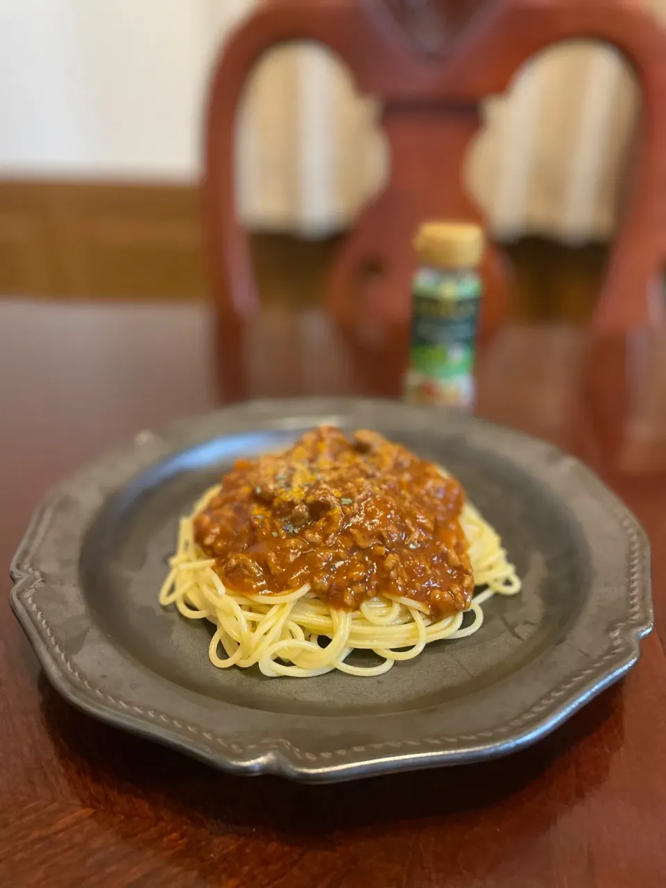 仕上げのシーズニングオイルでランクアップのミートソースパスタ|m’chinさん