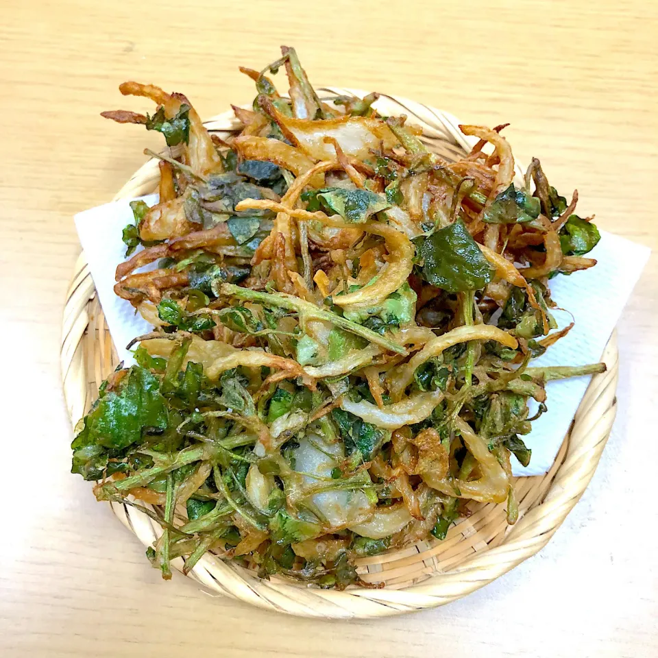 #vegan 
新玉ねぎとクレソンの蕎麦粉天ぷら|makiko_aさん