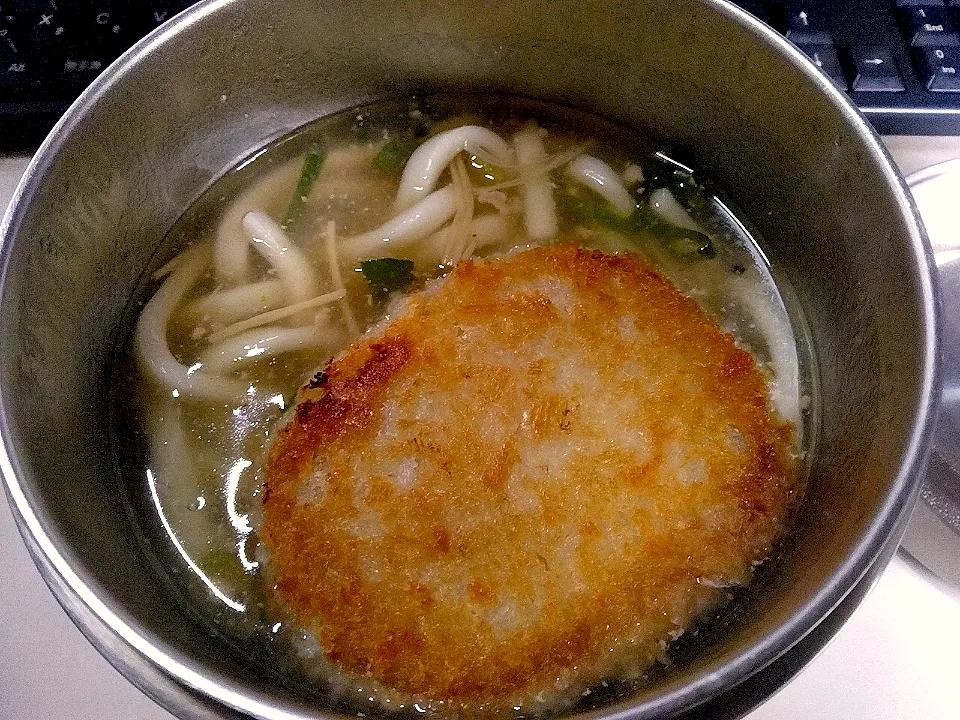 なめ茸と肉そぼろ入りとろみ付きコロッケうどん|darkbaronさん