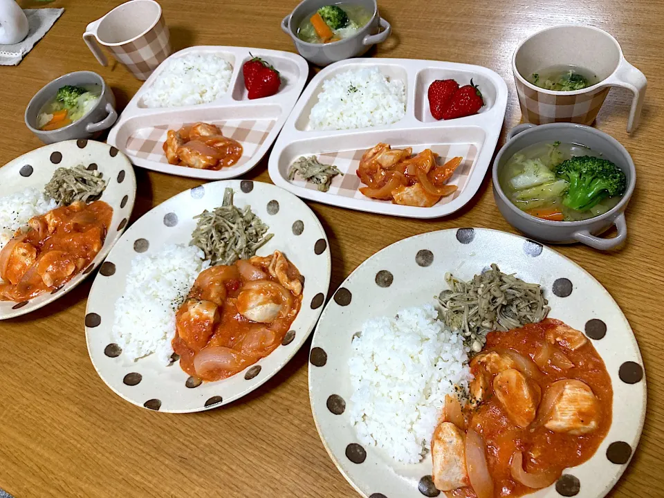 Snapdishの料理写真:＊kimiさんの料理 2023/4/13 今日のお弁当から、トマトクリームチキン＊|＊抹茶＊さん