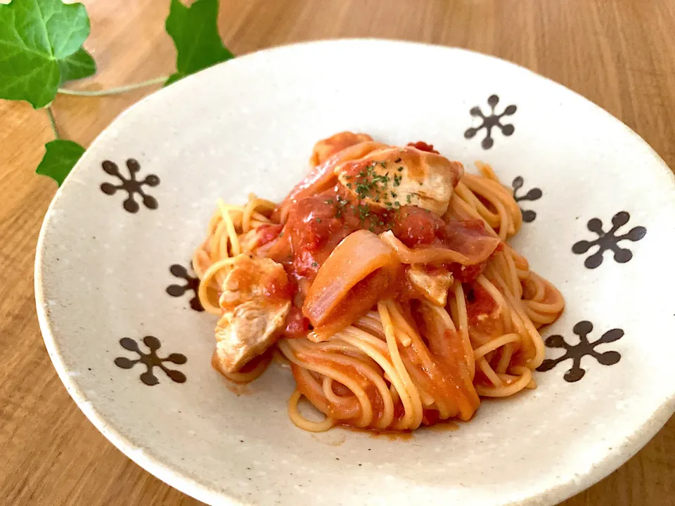 Snapdishの料理写真:＊トマトクリームチキンパスタ🍝＊|＊抹茶＊さん