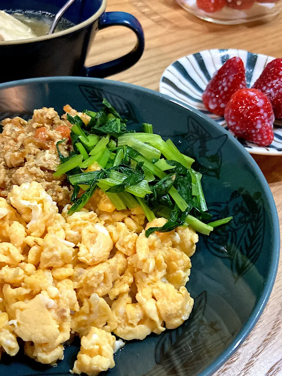 三食丼|海山つぶさん