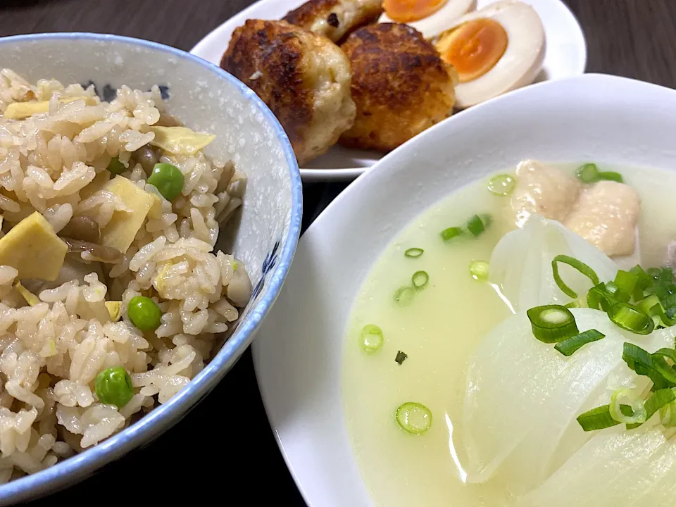 筍の炊き込みご飯　新玉ねぎのスープ　はんぺんチーズボール|けんさん