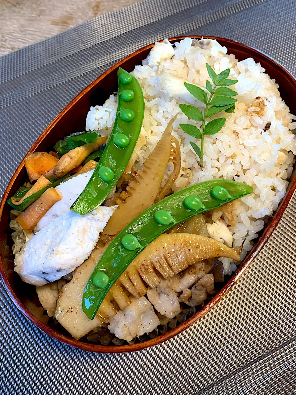 鯛飯とタケノコ炒めのお弁当|春 来るさん