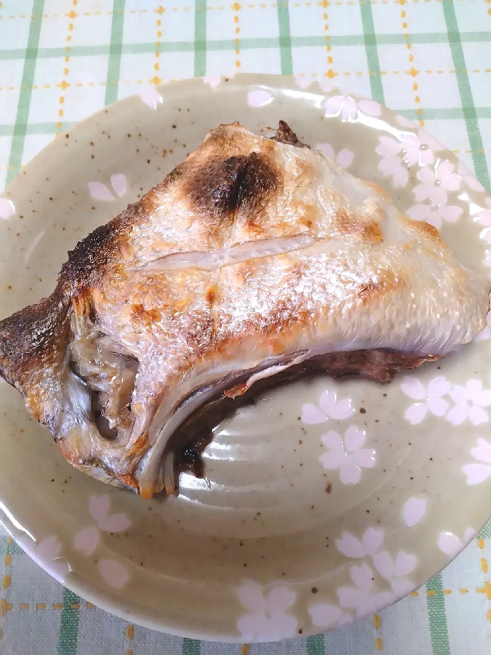 Snapdishの料理写真:ぶりかまの塩焼き|のばーきさん