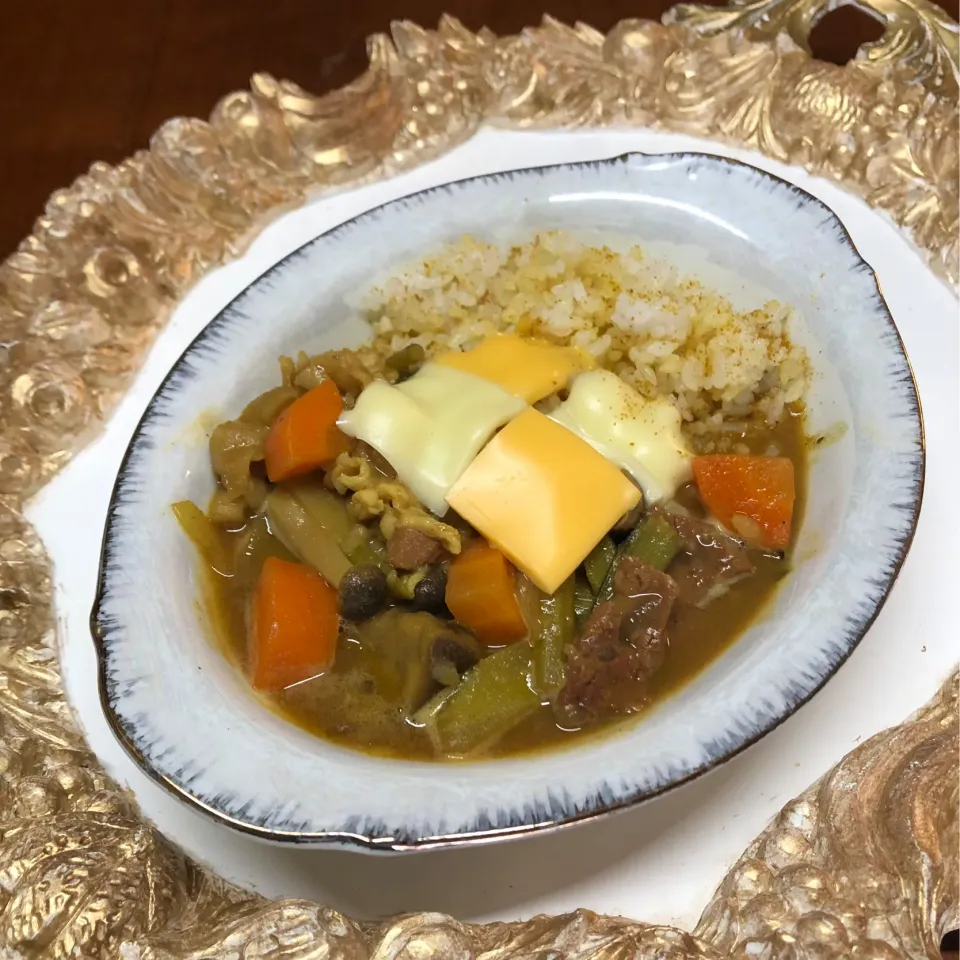 Snapdishの料理写真:メルトロリッチ🧀onお豆のお肉deたけのこカレー🍛|henryさん