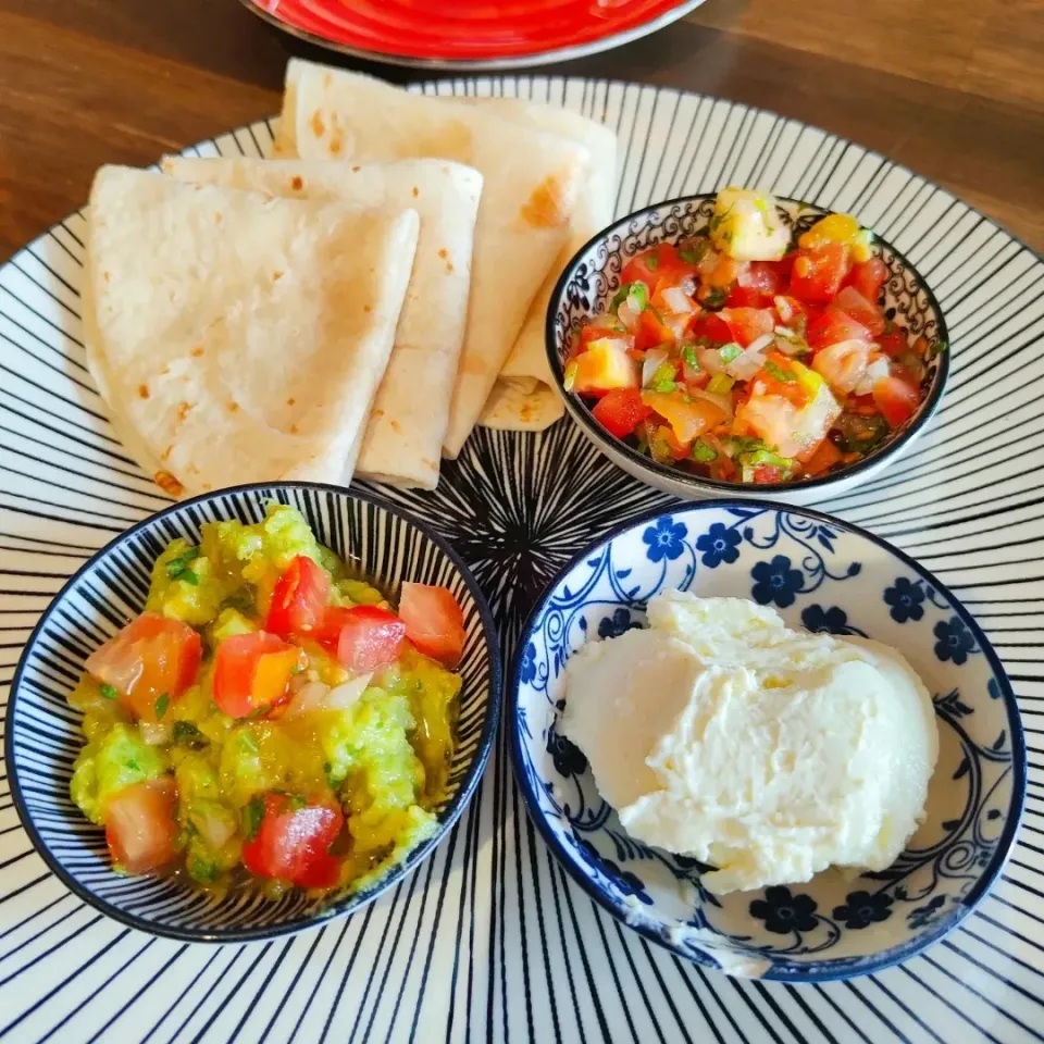 Mexican Guacamole + Pico de Gallo|kellymyliana_tew@yahoo.com.sgさん