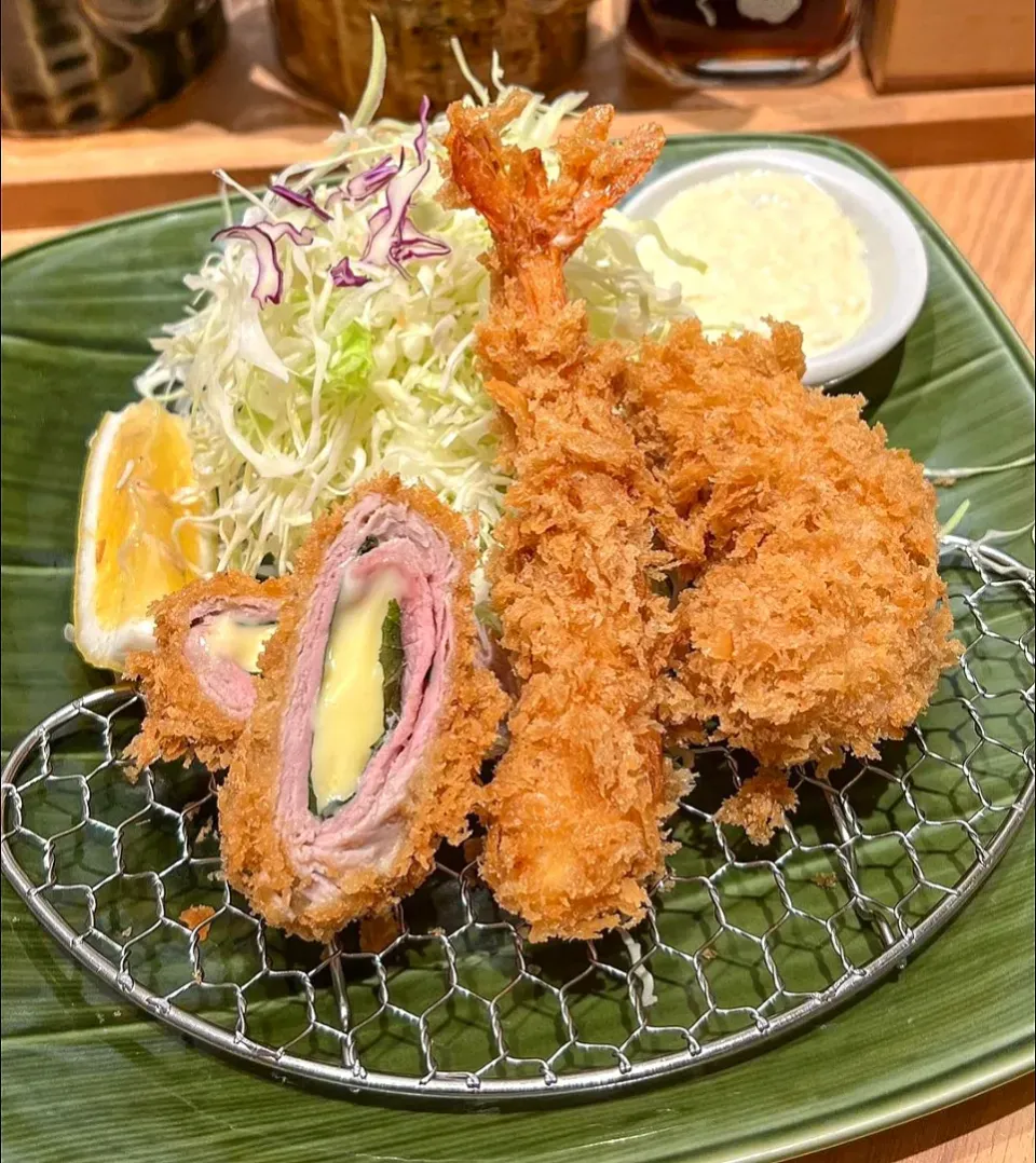 Super Crunchy Lunchtime 😋🧀🍖🍤
...
...
Yuuuuuummy!|An'leeさん