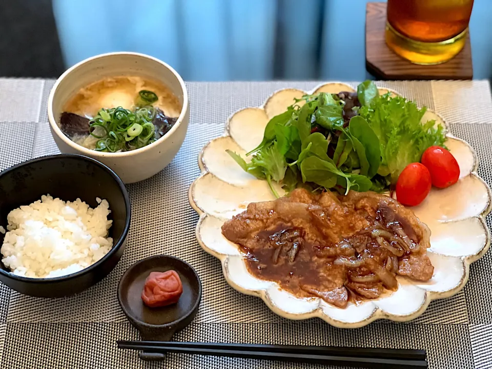 休日の朝ご飯🍚✨
⁡
●豚のしょうが焼き
●茄子と玉ねぎの月見お味噌汁|yokoさん