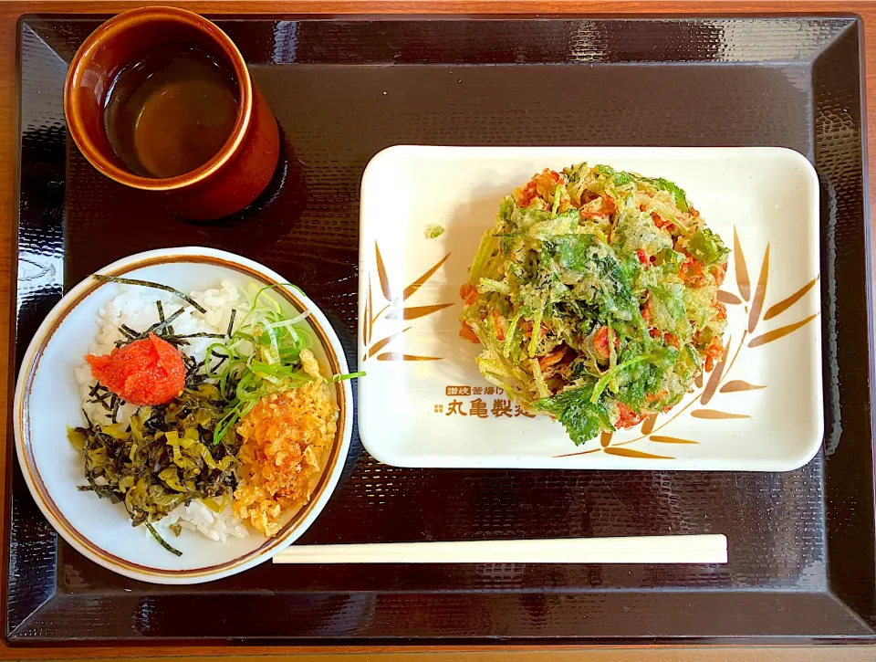 昼食は丸亀製麺|🌻ako ·͜·♡peco🌻さん