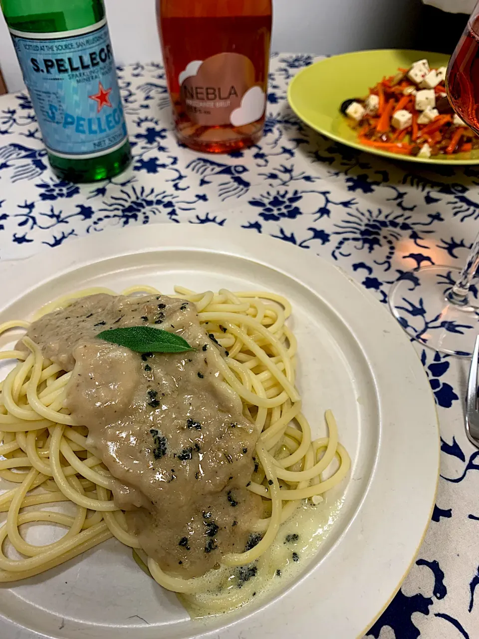 Bucatini alla ragu bianco burro e salvia
ブカティーニの白いラグーソース・セージバター
（ボロネーゼビアンコ）|KimaLABOさん