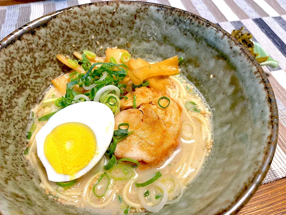 頂きもののとんこつラーメンに自家製メンマに簡単鶏胸肉チャーシュー|n_nさん