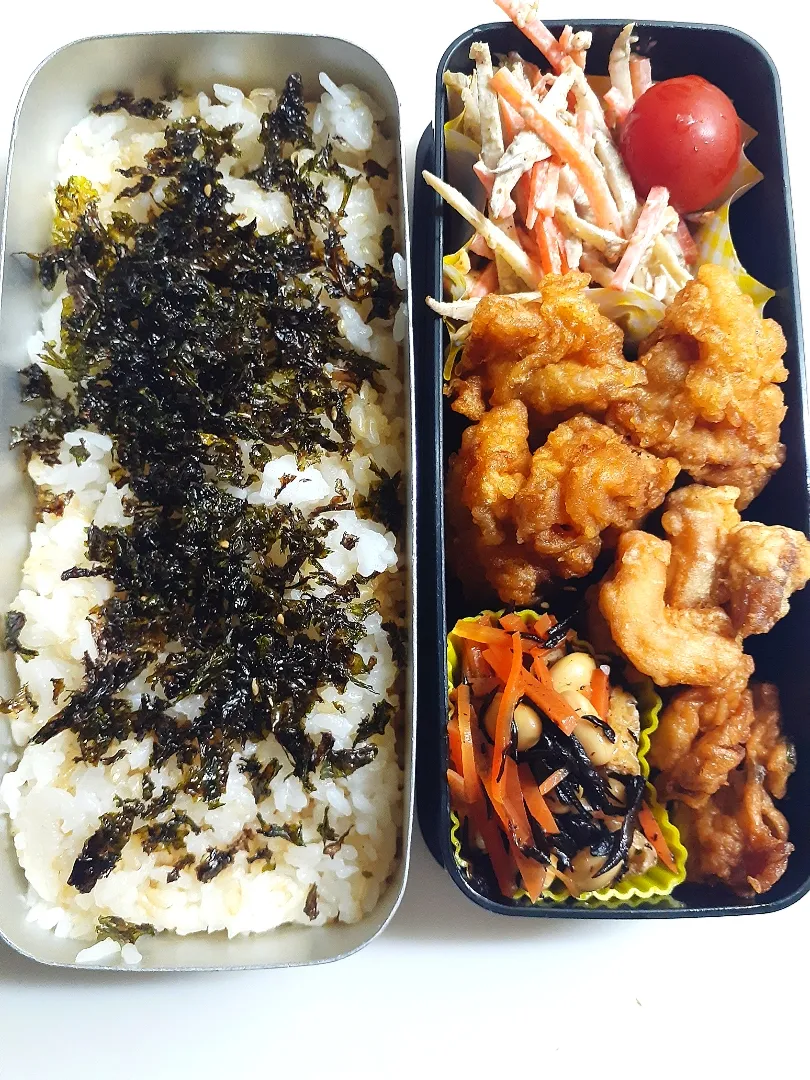 ☆中学生弁当☆玄米入り海苔ごはん、牛蒡サラダ、ミニトマト、唐揚げ、薩摩揚げ、ひじき煮物|ｼｮｺﾗさん