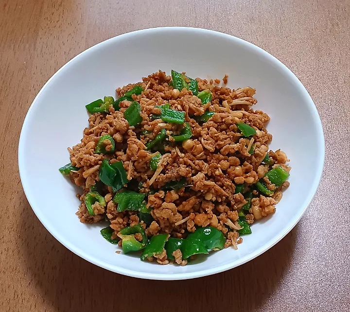 常備菜　Tofu meat とピーマンとえのき茸のそぼろ|ナナさん