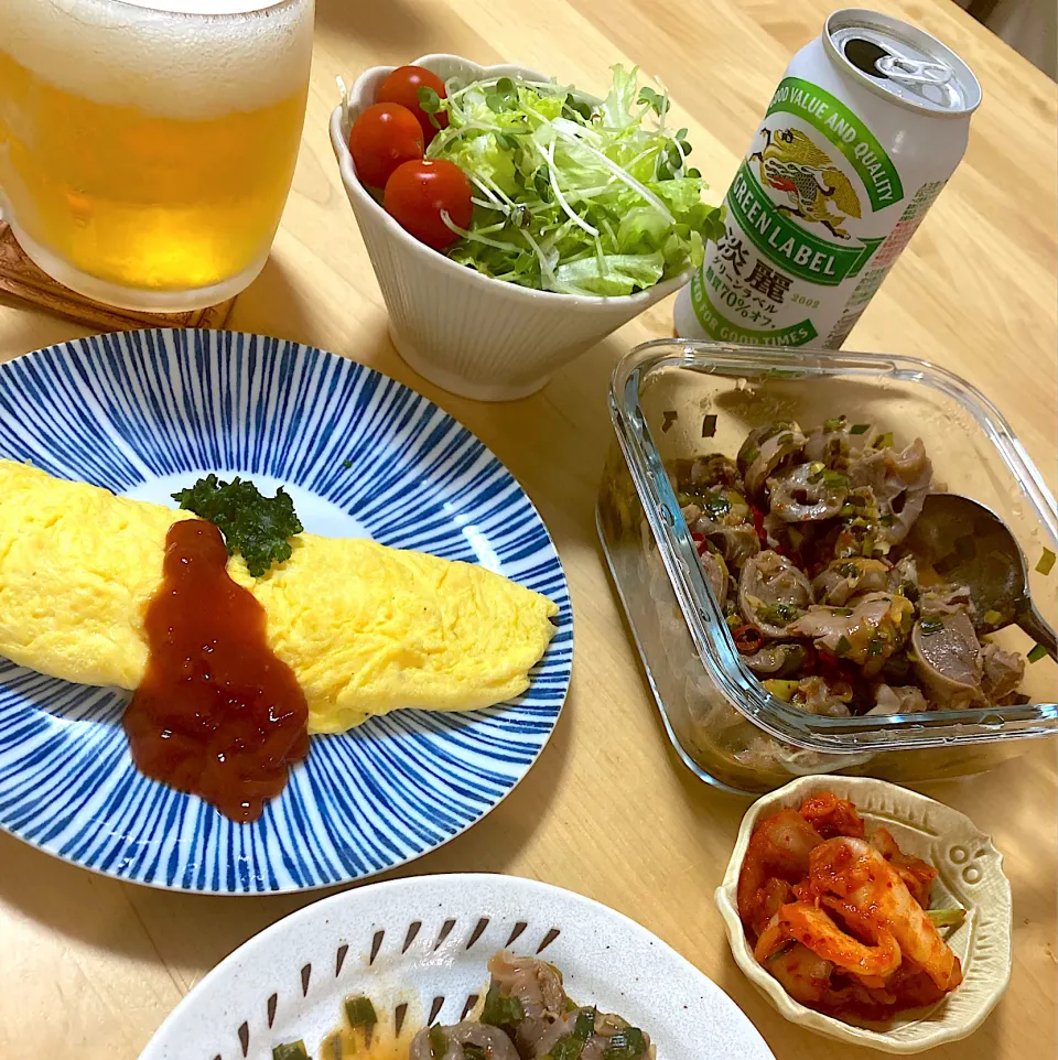 オムレツ、ニラ砂肝ポン酢、🥗、キムチ、🍺|namagakiさん