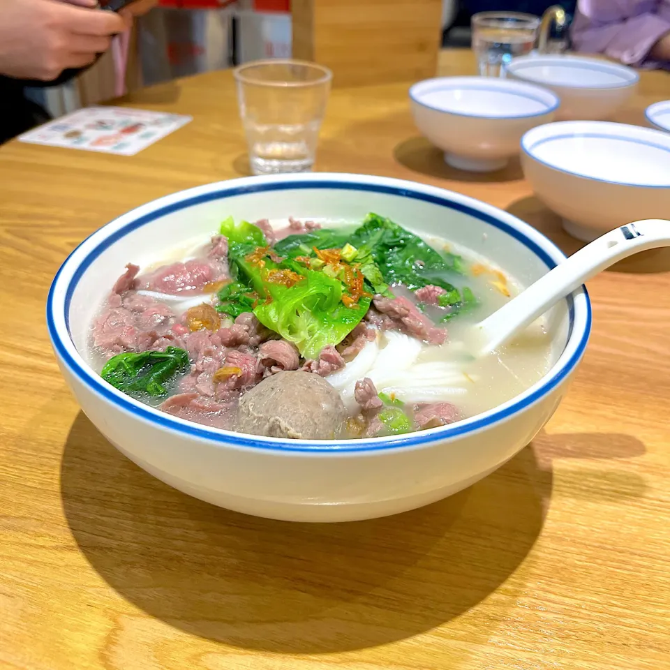 Soup noodles with beef and beef balls|skyblueさん