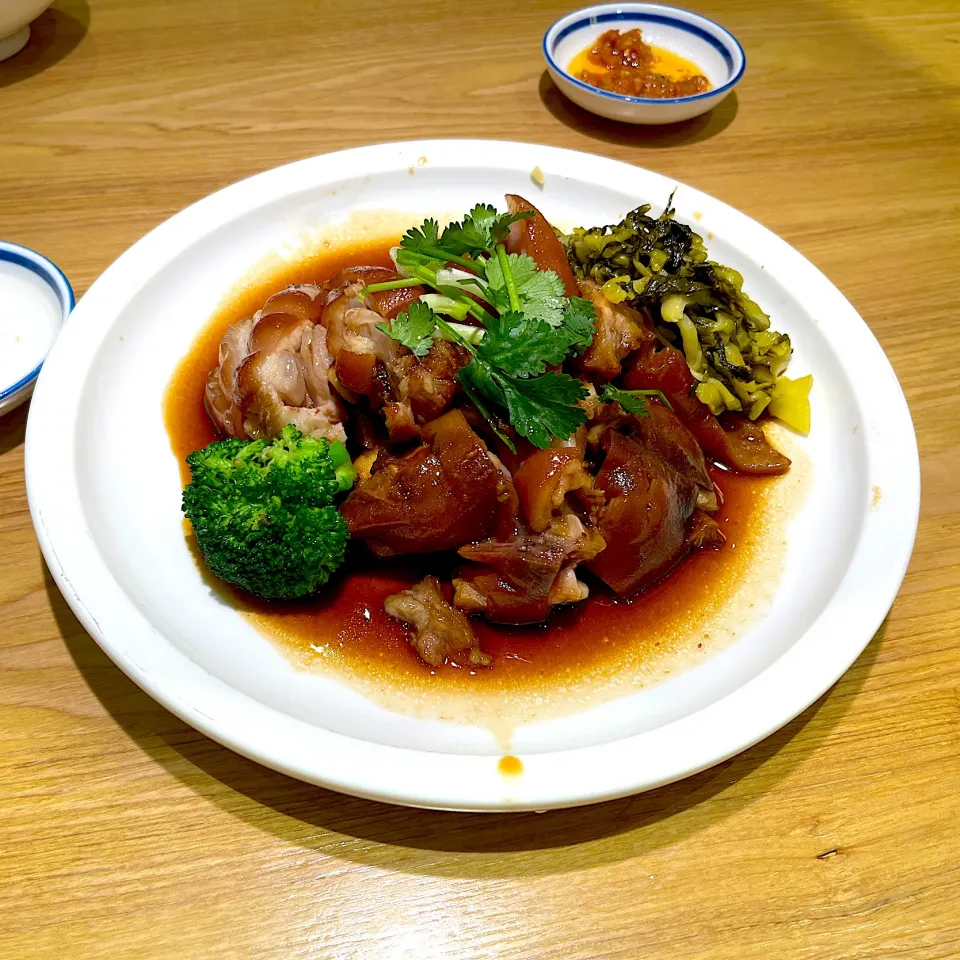 Braised pork knuckle|skyblueさん