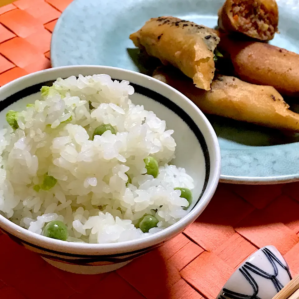 豆ご飯と春巻き 春だね〜|ゼニコさん