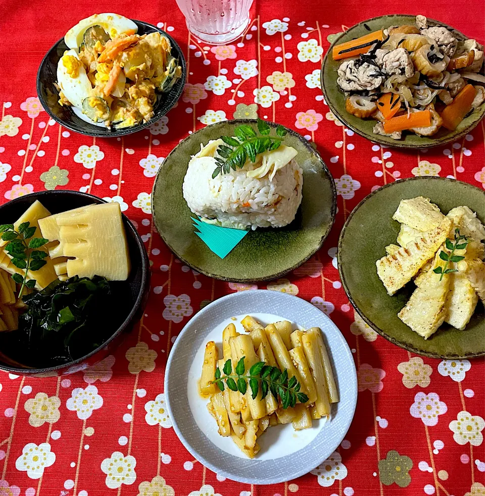 からあげビールさんの料理 【おうち居酒屋ごはん】豆板醤で旨辛!これうまおつまみメンマ　　　　　　　お花見🌸気分のお昼ご飯|いっちゃんさん