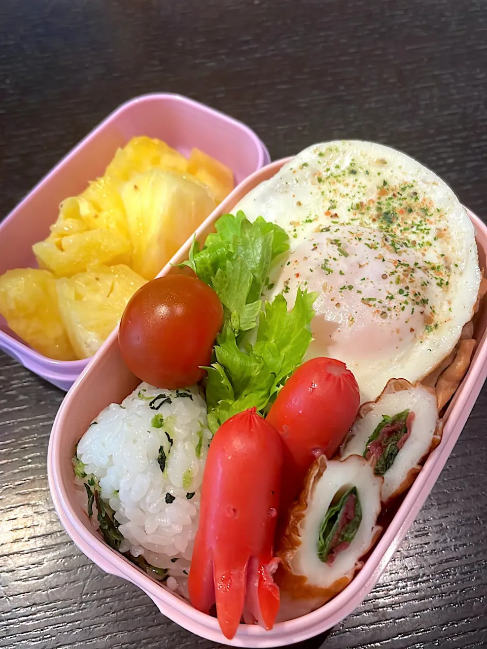 Snapdishの料理写真:焼きそばおにぎり弁当|雑草シェリーさん