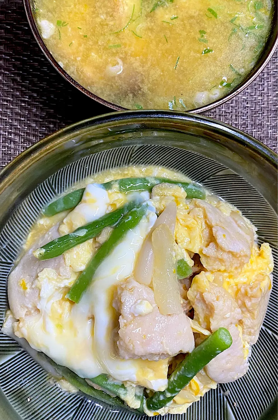 サラダチキンの親子丼|すくらんぶるえっぐさん