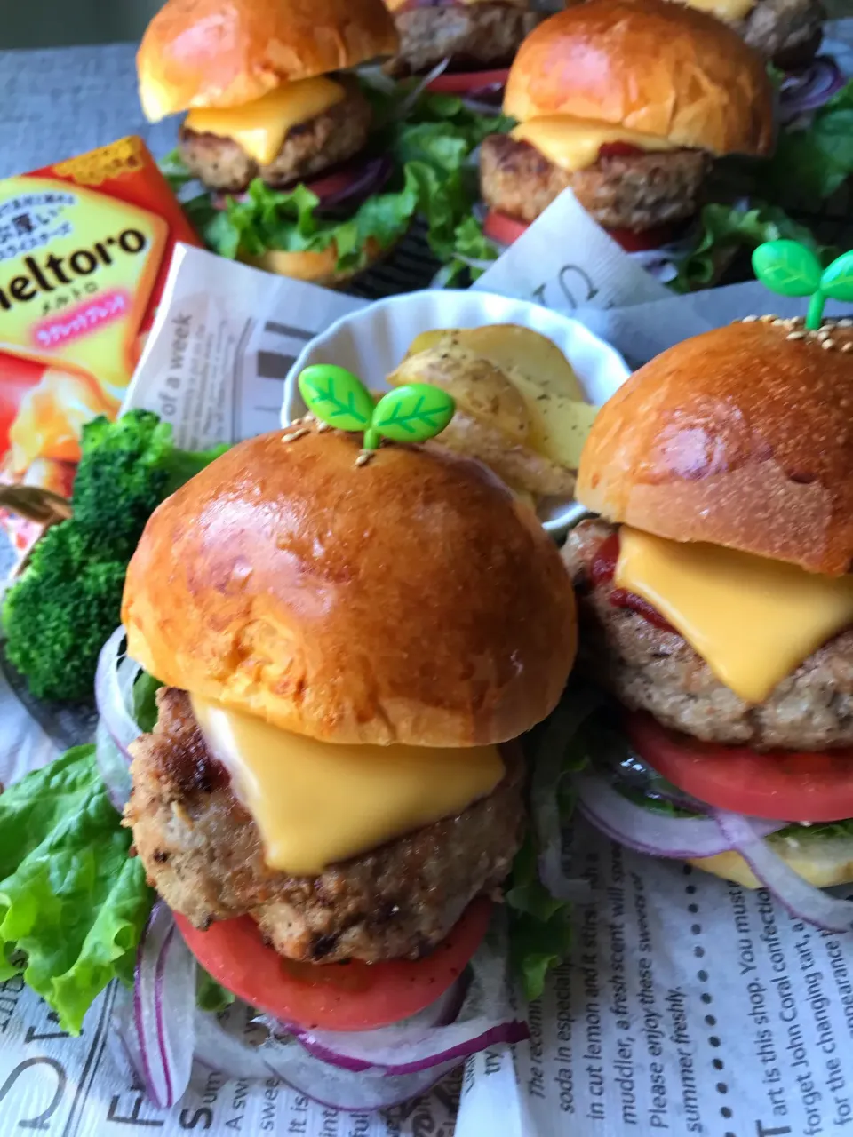 【メルトロリッチなもう一品】de
メルトロリッチなチーズバーガー🍔|まなまな♡さん