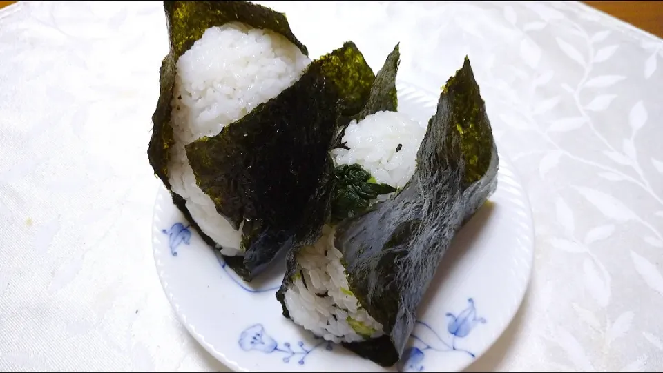 Snapdishの料理写真:4/20の夜勤弁当
おにぎり2種🍙|卯月さん