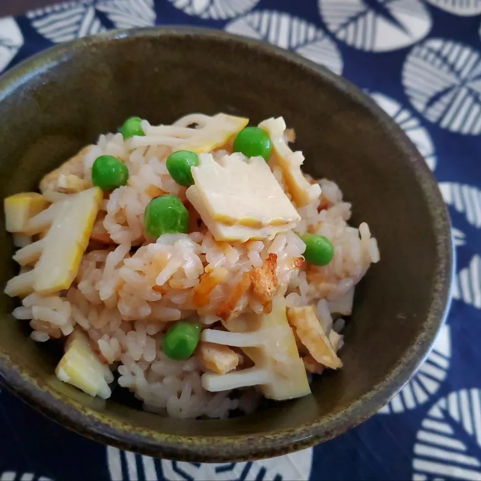 たけのこご飯(  ˙▿˙　)にょきにょき|まぁさん