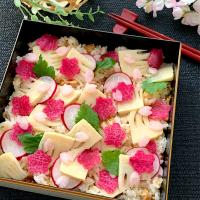 筍と花大根を散らした稲荷混ぜご飯