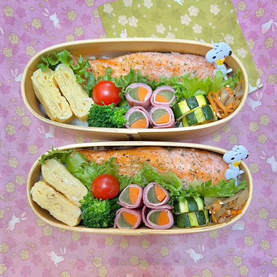 サーモンハーブグリル☘️の双子ちゃんお弁当💙❤️ 4/21金|sweet homeさん