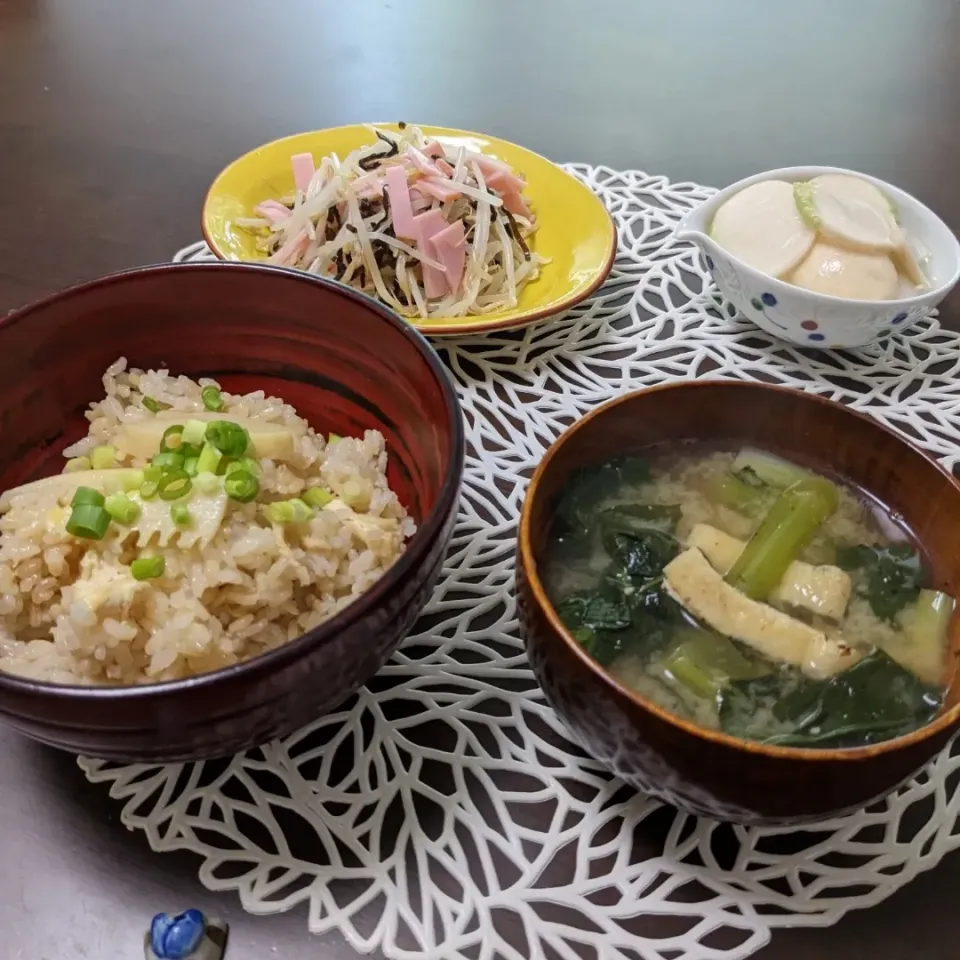 筍ご飯
 もやしとハムの塩昆布和え
蕪の塩麹和え
小松菜と油揚げの味噌汁|ヒカリーさん