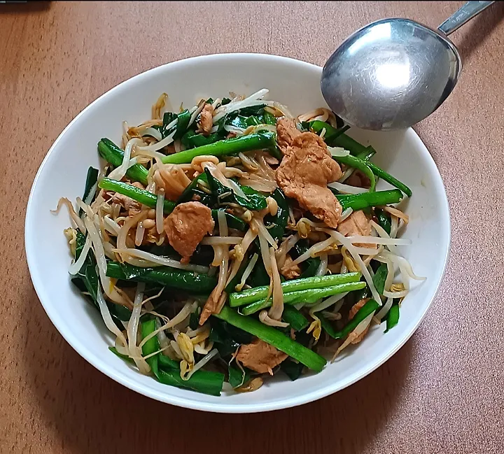 大豆のお肉のニラもやし炒め、えのき茸入り|ナナさん