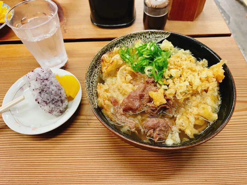 豊前路　肉うどん＋玉ねぎ天|コージ💫さん