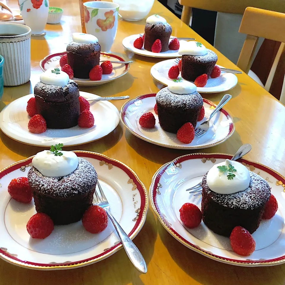 お花見しながら食べたいフォンダンショコラ🌸🍫🍓|さらっと🍀さん