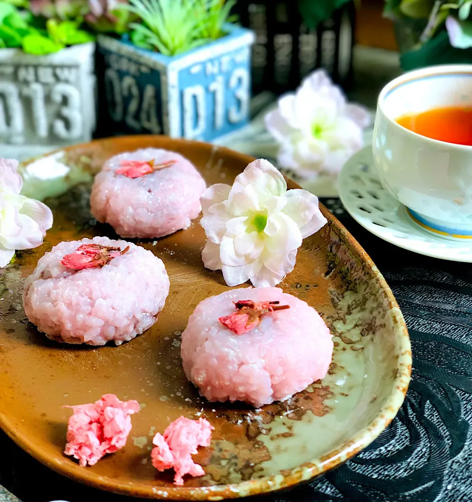 Snapdishの料理写真:マシュマロで道明寺桜餅風|zuiさん