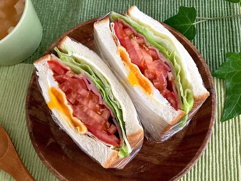 ＊マーマレードチキンの翌朝〜マーマレードソースで焼いたベーコンのスペシャルBLTサンド🥪＊|＊抹茶＊さん