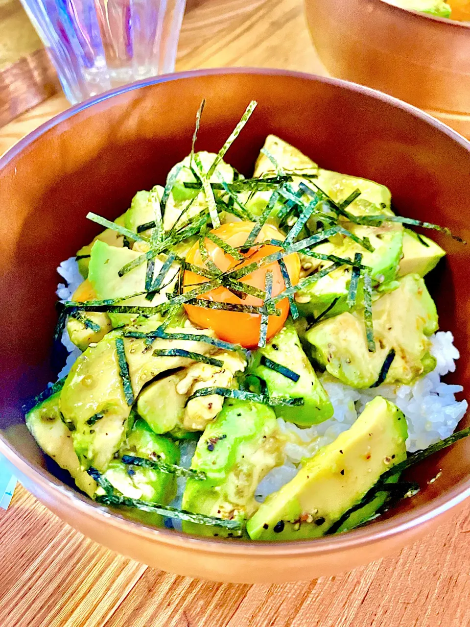 Snapdishの料理写真:めんつゆ漬けのアボカド丼|さやかさん