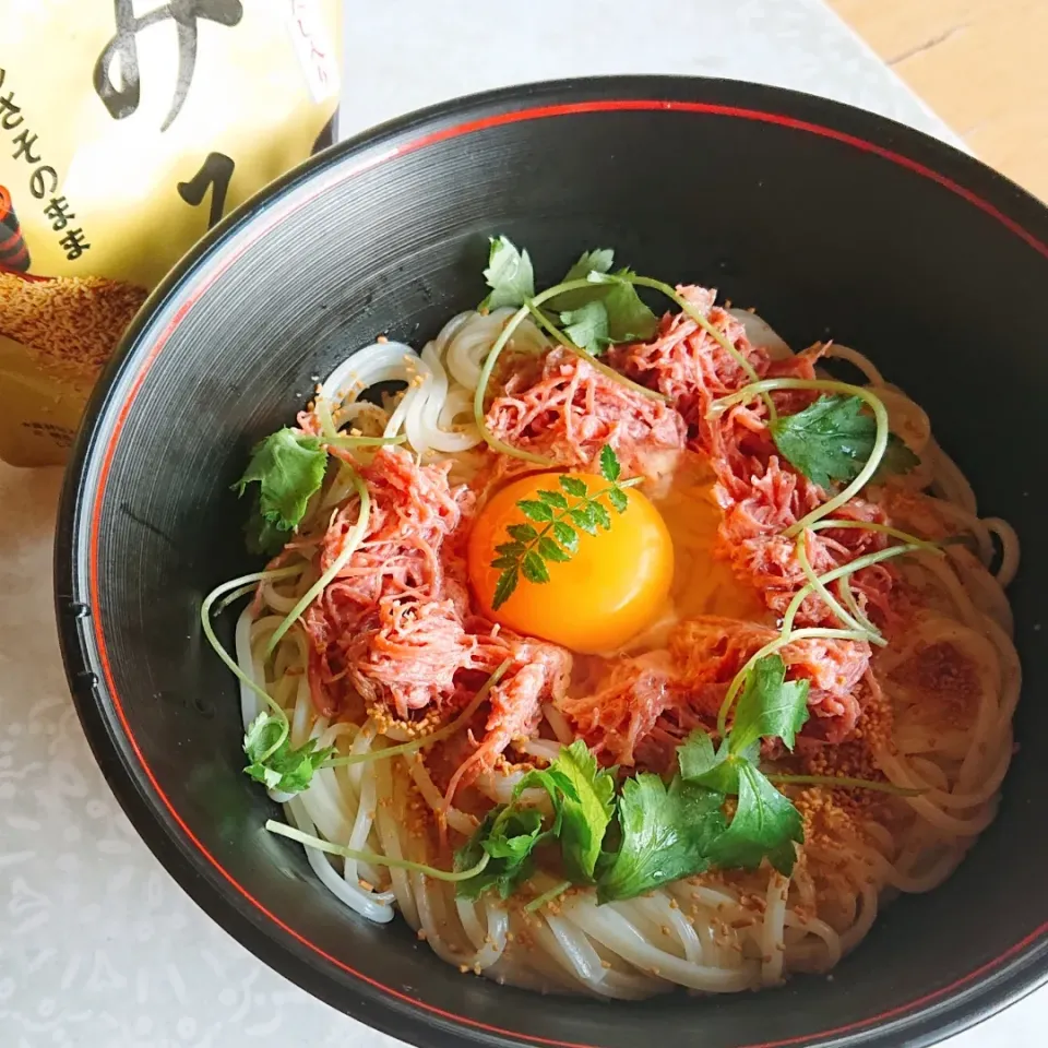 粒みそで釜玉コンビーフうどん|tomtomverdeさん